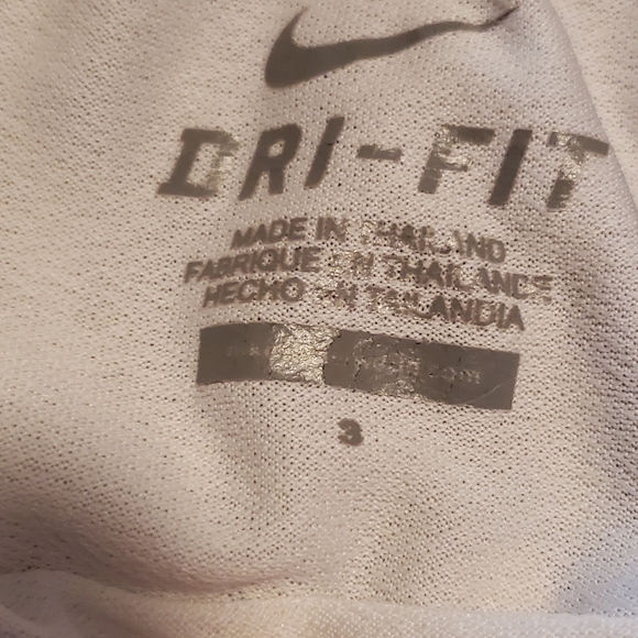 - Nike Dri-fit lined running shorts with neon mesh - Picture 4 of 7